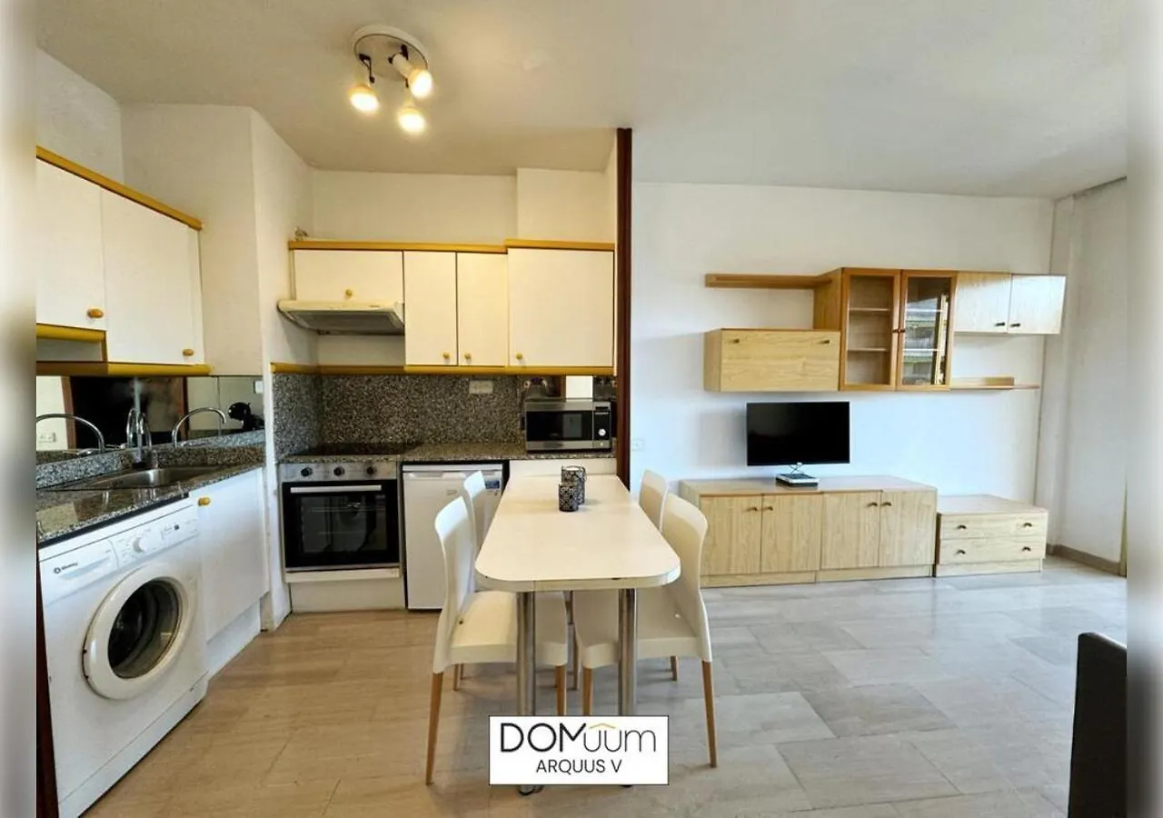 Domuum Holidays - Arquus V Salou Apartment